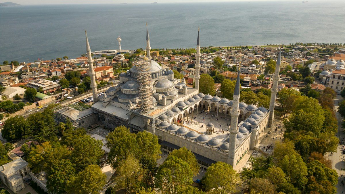 An aerial view of the Blue Mosque and its minarets in Sultanahmet, Istanbul.